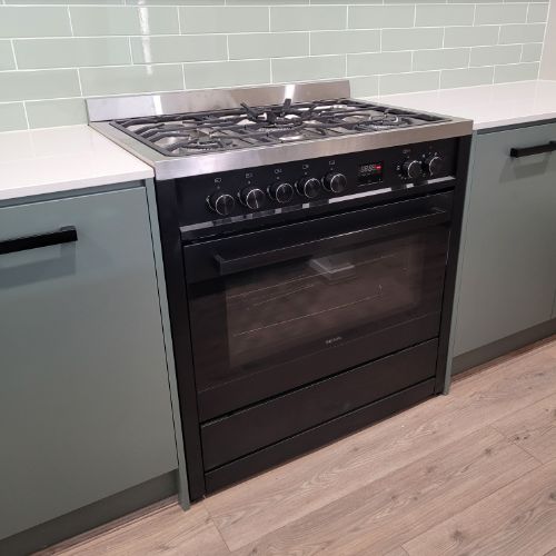 New 2024 freestanding oven